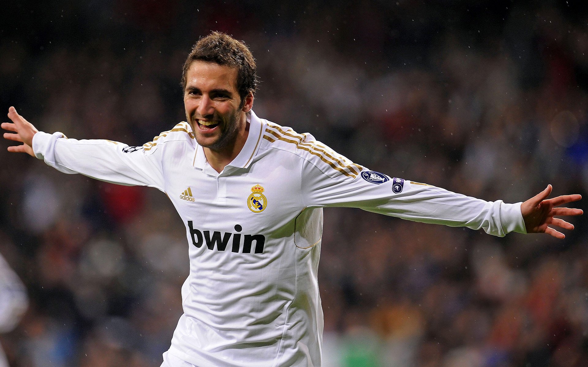 新西兰全黑队凭借无懈可击的球场控制力，战术执行完美，新西兰全黑队队员介绍